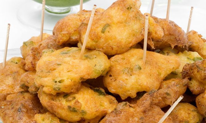 Buñuelos de Bacalao realizados en el Aula de Cocina.