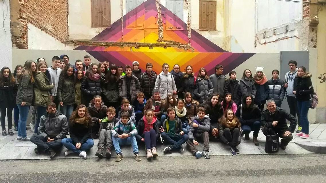 El numeroso grupo de alumnos procedentes de institutos gallegos. Visita de Alumnado de dos centros: Vilalonga y Tui.