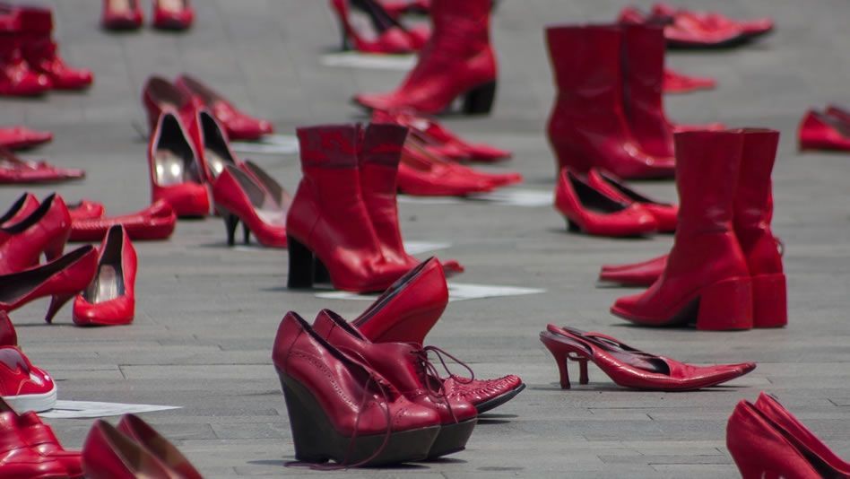 Zapatos rojos contra la violencia machista