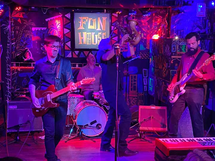 The Black Chillies en The Fun House