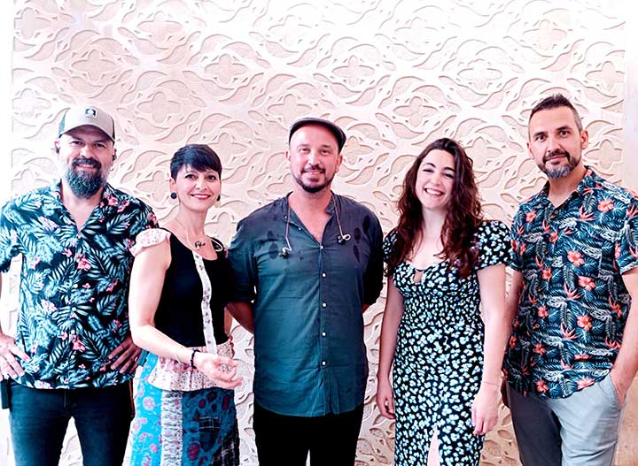 Folk On Crest: foto oficial